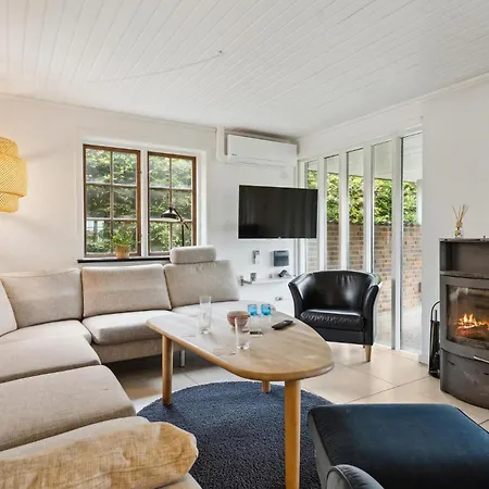 Casa vacanze Lovely In With Wifi