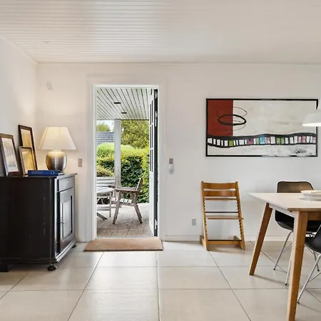 Casa vacanze Lovely In With Wifi