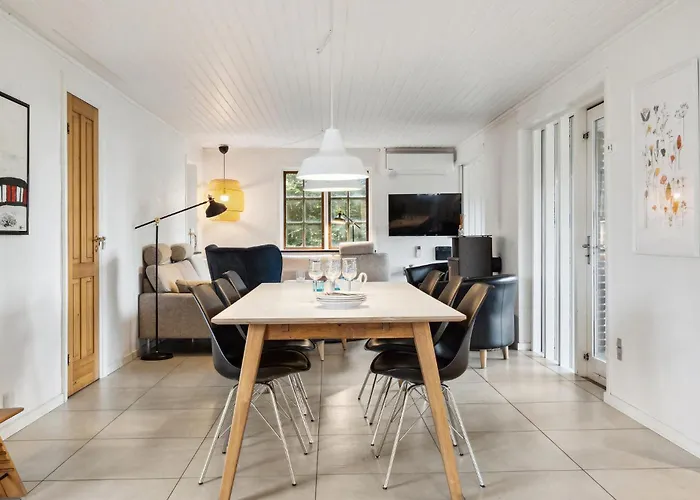 Дом отдыха Lovely In With Wifi *