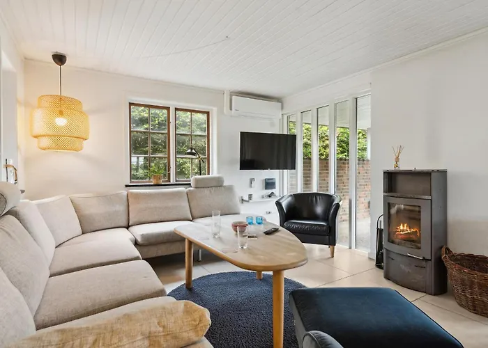 Дом отдыха Lovely In With Wifi