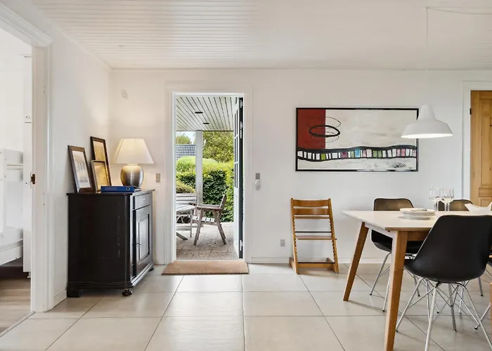 Дом отдыха Lovely In With Wifi